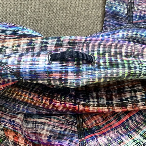 NWOT Lululemon Wunder Train Crop in Digital Oasis - 4/21” - Picture 4 of 5